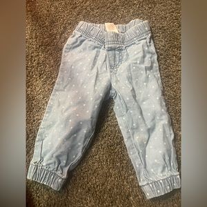 10/$10. Carters girl’s jeans 9 months